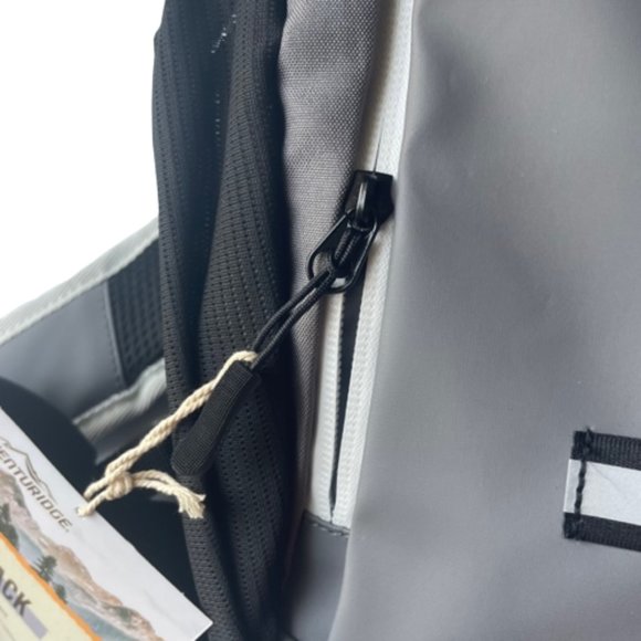 2L Hydration Backpack Gray Removable Water Bladder, Pockets Adjustable Straps - Picture 7 of 15